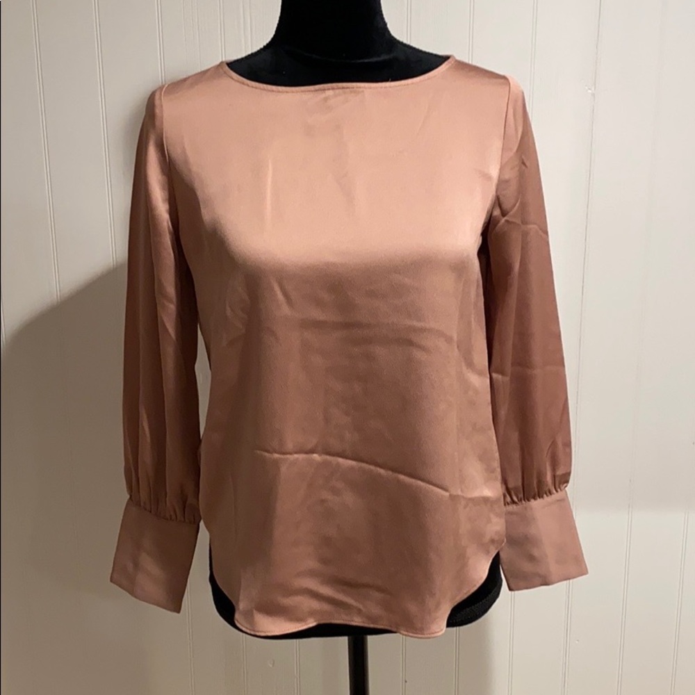 Light pink blouse - Picture 2 of 4